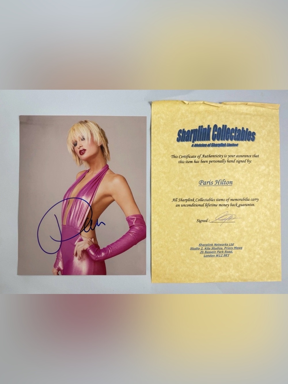 Paris Hilton Signed 8x10 Photo Autograph Pink Outfit Y2K Icon w/ COA Sharplink - Picture 1 of 8